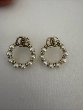 New Gucci earrings round studs with gift bag